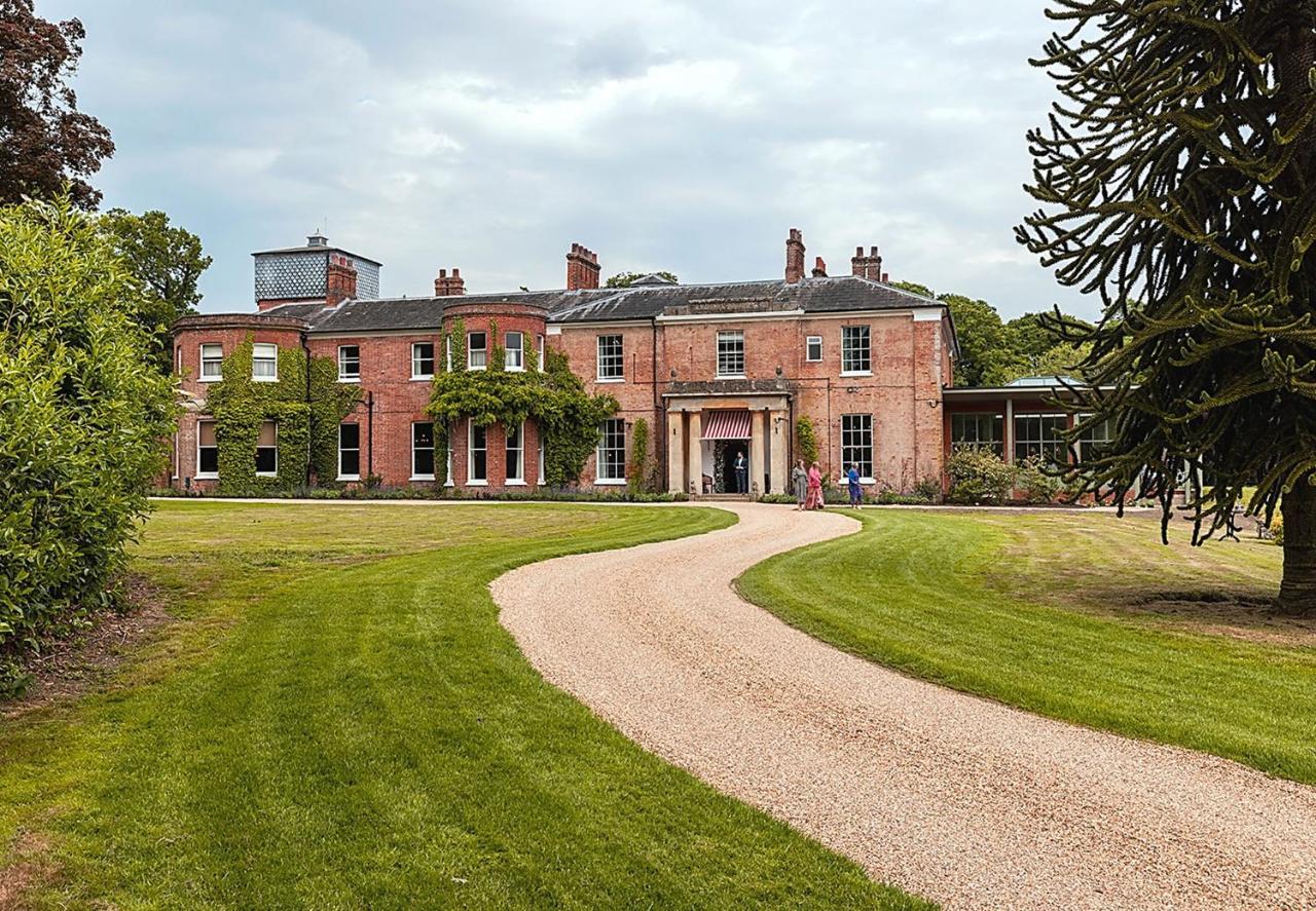 The Retreat, Elcot Park Hotel Newbury  Bagian luar foto