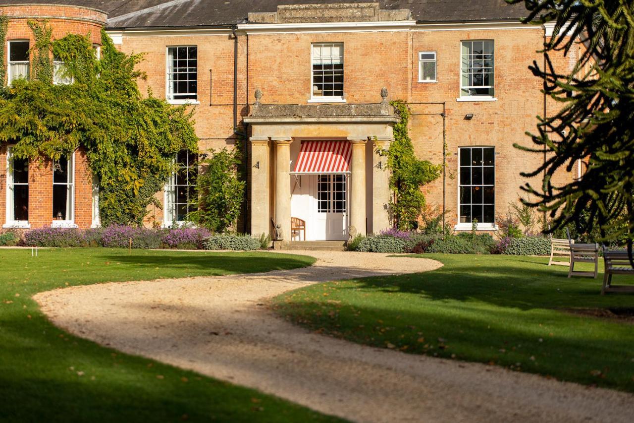 The Retreat, Elcot Park Hotel Newbury  Bagian luar foto