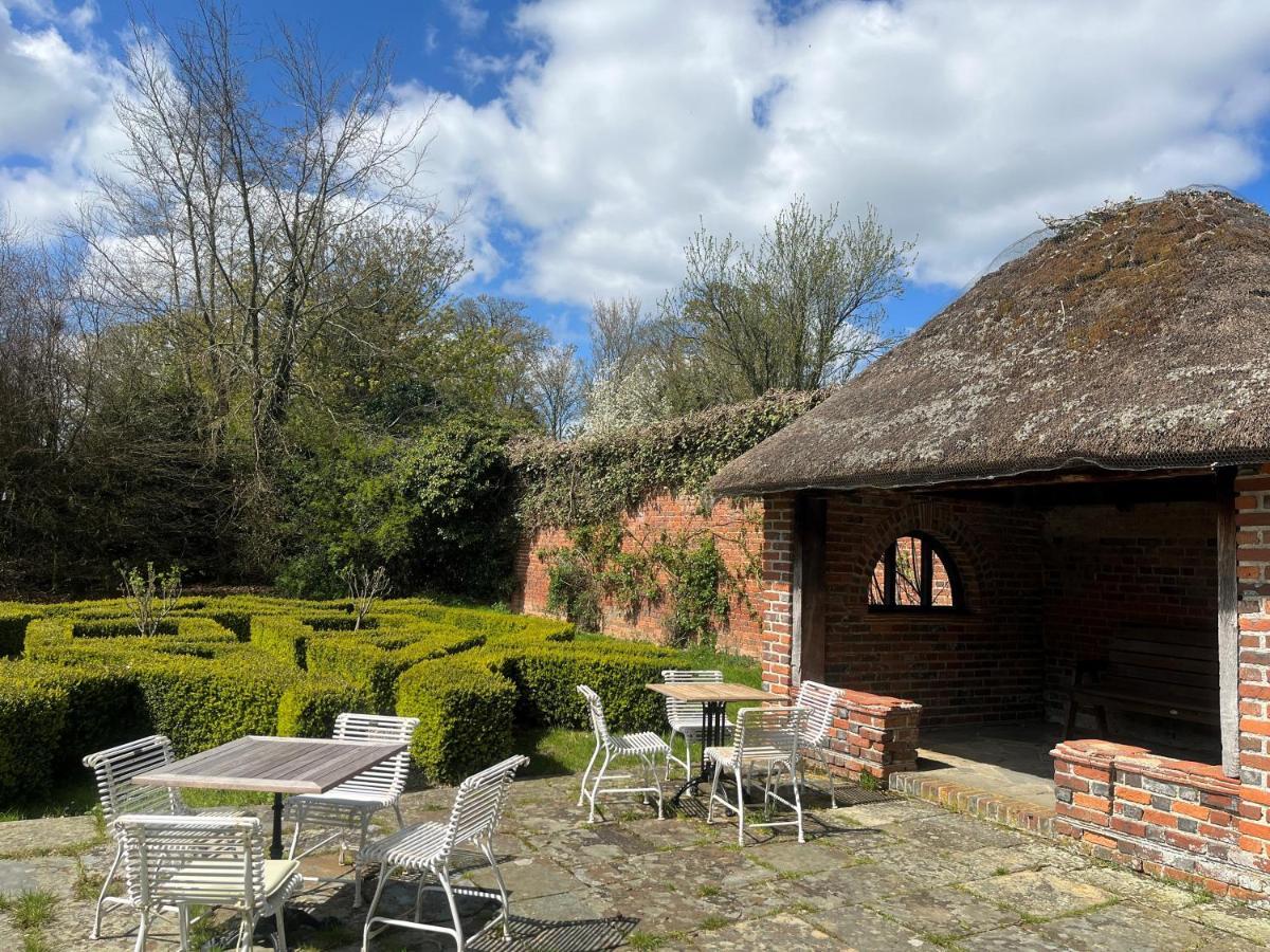 The Retreat, Elcot Park Hotel Newbury  Bagian luar foto