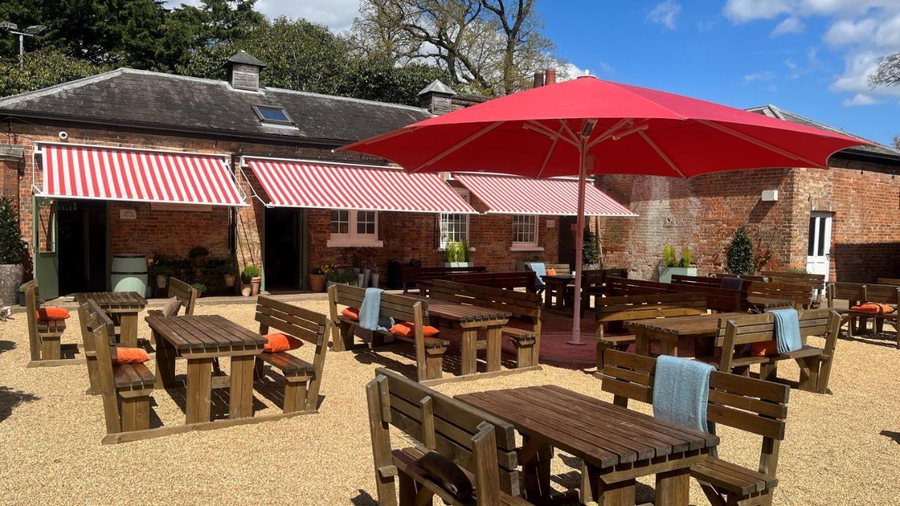 The Retreat, Elcot Park Hotel Newbury  Bagian luar foto