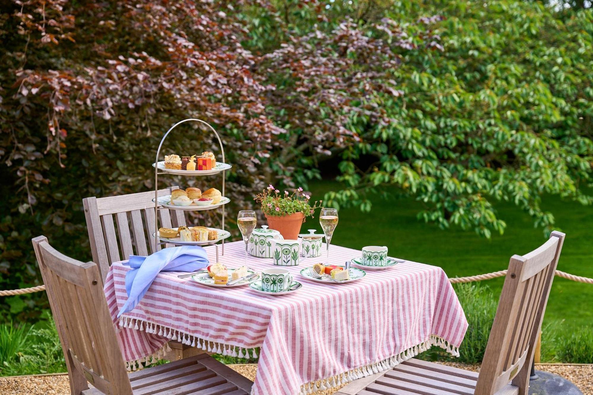 The Retreat, Elcot Park Hotel Newbury  Bagian luar foto