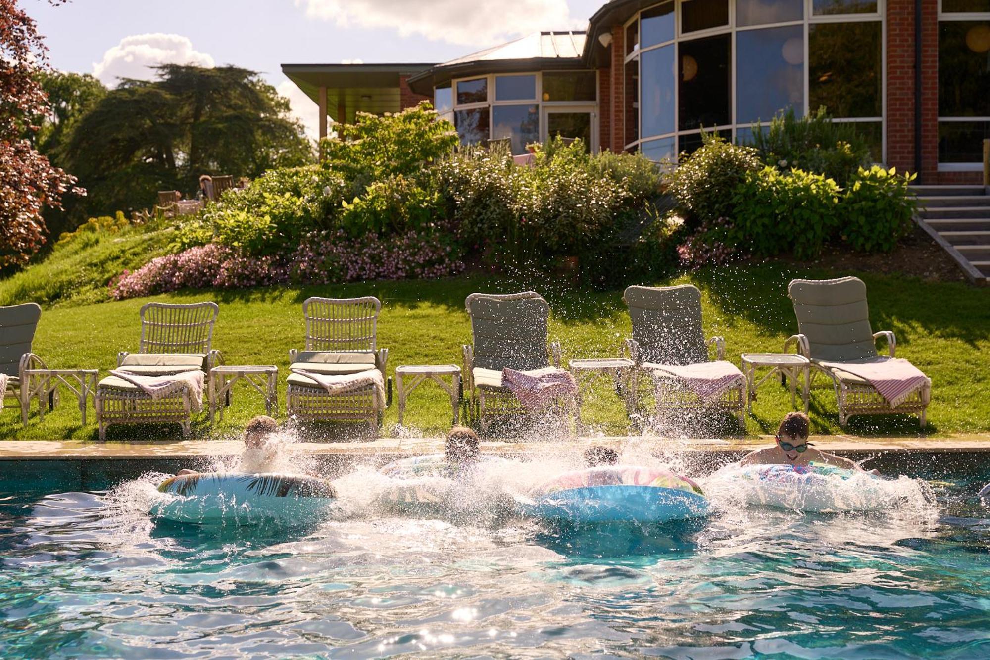The Retreat, Elcot Park Hotel Newbury  Bagian luar foto