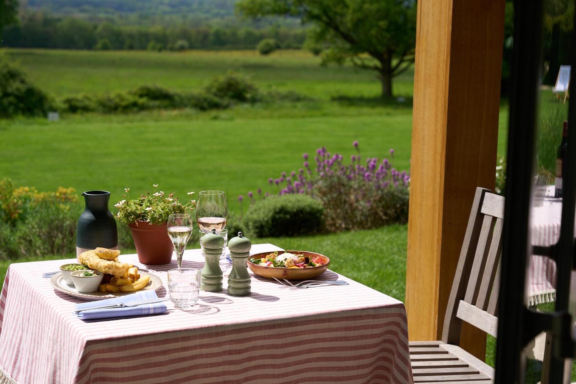 The Retreat, Elcot Park Hotel Newbury  Bagian luar foto